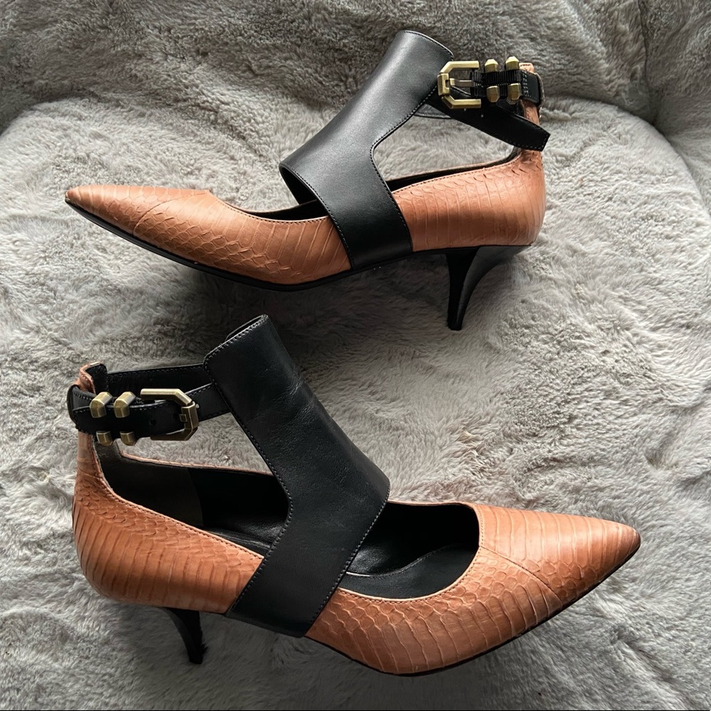 Kenneth Cole heels